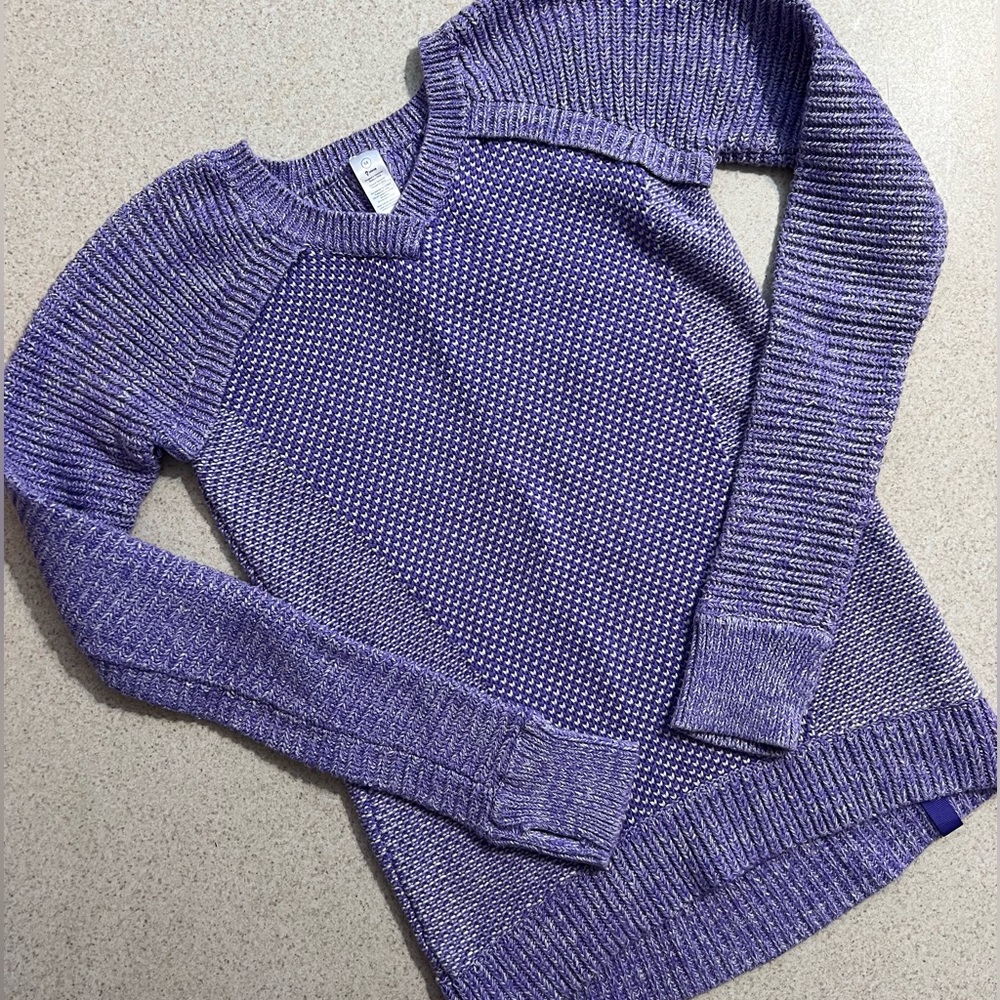 Lululemon IVIVVA knitted sweater